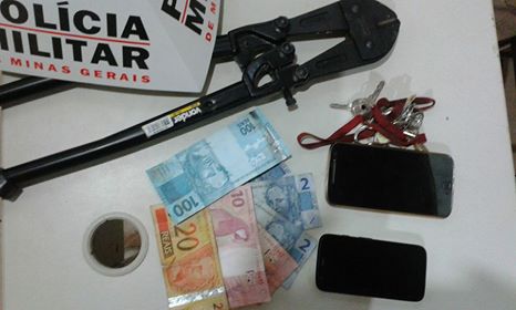 Veículo tomado de assalto em Bh é recuperado em Barão