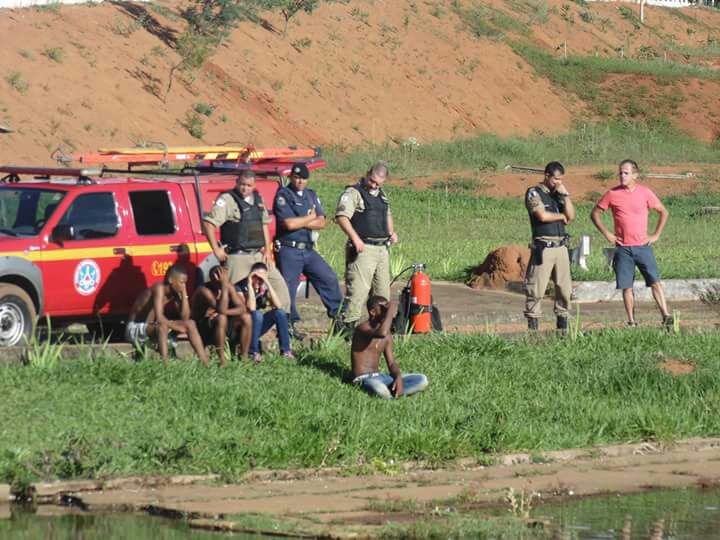 Bombeiros resgatam vítima de afogamento