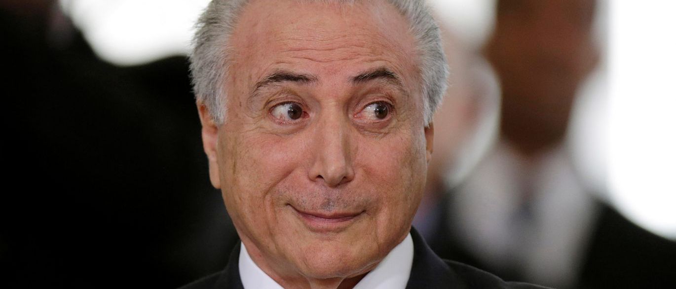 Planalto estuda aumentar salário de cargos comissionados