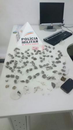 A POLICIA MILITAR MAIS UMA VEZ FAZ APREENSÃO DE ENTORPECENTES