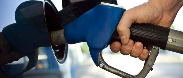 Dia sem imposto terá gasolina a R$ 1,86 e carro com 28% de desconto