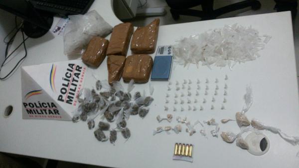 POLÍCIA MILITAR REALIZA UMA GRANDE OPERAÇÃO NOS BAIRRO SÃO CRISTÓVÃO E JARDIM DAS OLIVEIRAS APREENDE DOIS MENORES E GRANDE QUANTIDADE DE DROGAS.