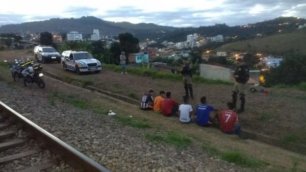 POLÍCIA MILITAR REALIZA OPERAÇÃO ANTIDROGAS NO BAIRRO JUCA ROSA APREENDE MACONHA.