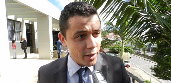 Vereador Weverton Vetão (PSB) solicita a presença do Ex-Prefeito Damon para prestar esclarecimentos sobre divida deixada pelo seu governo.