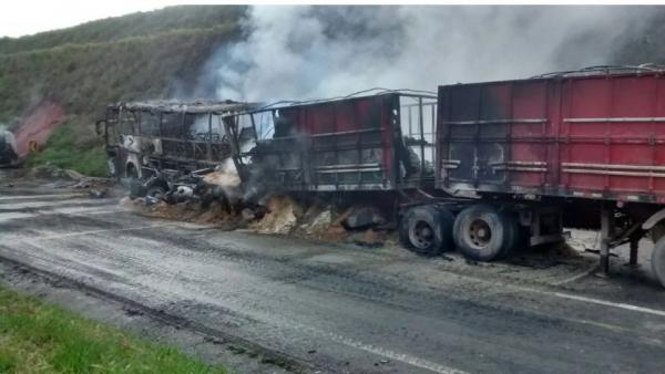 Começo de feriado tem trânsito caótico e acidentes nas estradas de Minas 