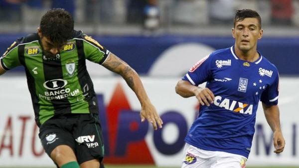 Com golaço de Arrascaeta, Cruzeiro bate América-MG e assume a liderança