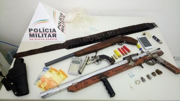 Três pessoas presas pela PM no bairro fênix