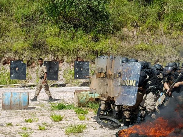 26 BATALHÃO REALIZA TREINAMENTO DE OPERAÇÃO DE CONTROLE DE DISTÚRBIO