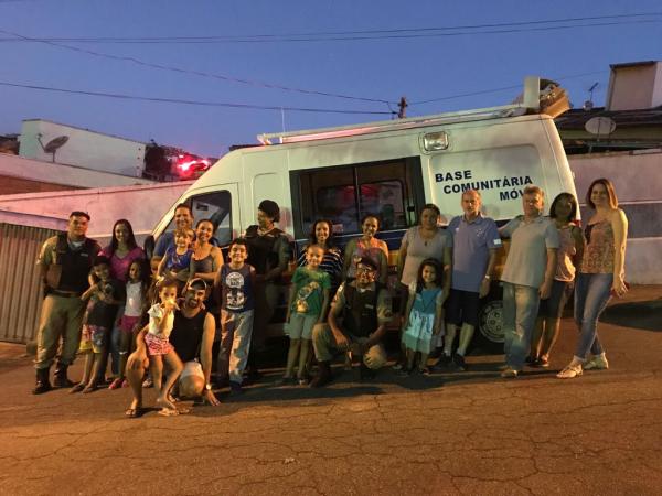 Polícia e comunidade do bairro Amazonas fortalecem vínculos através de evento social