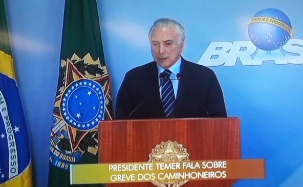 Temer convoca Forças Federais para desbloquear rodovias