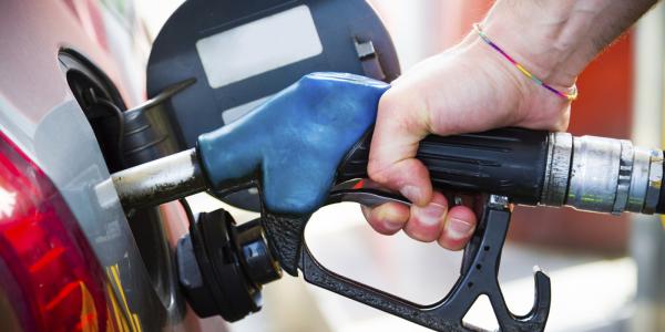 Notícia Boa, Petrobras anuncia queda de 1,59% na gasolina 