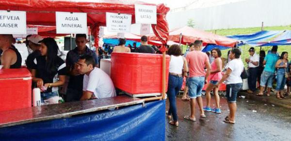 Feira Livre fica vazia no primeiro dia após decreto do prefeito