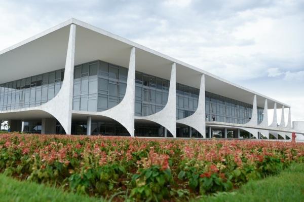 Com o segundo maior números de chapas da história, candidatos a presidência da república são 13