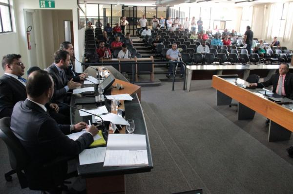 Vereadores aprovam projeto que beneficia servidores municipais