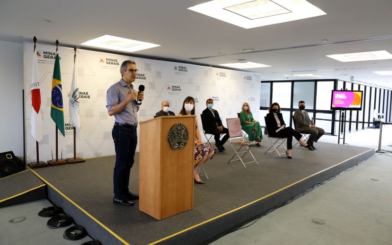 Romeu Zema lança programa de geração de empregos para os mineiros em extrema pobreza