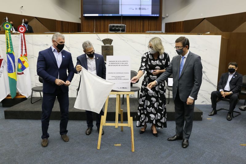 Romeu Zema inaugura Ponto de Acolhimento e Orientação à Mulher em Situação de Violência, na Câmara Municipal de BH