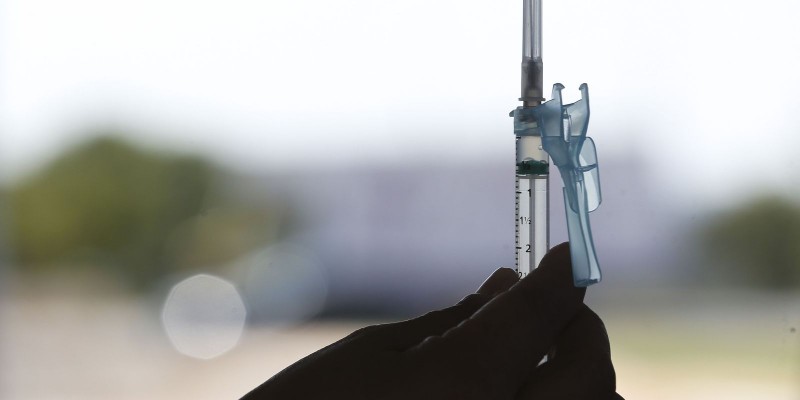 Senado aprova que indústria veterinária possa produzir vacina humana