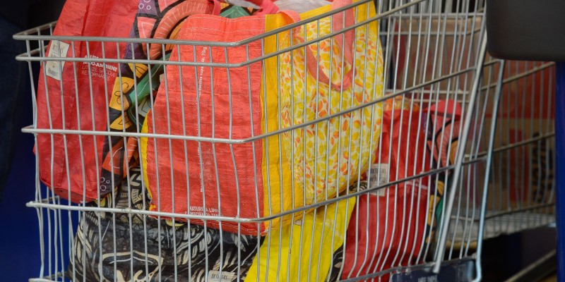 RJ: Supermercados tiram de circulação 4,3 bilhões de sacolas plásticas