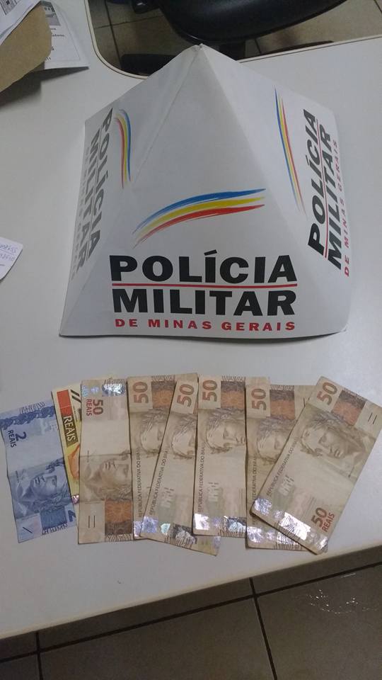 Roubo Consumado a transeunte com autor Preso.