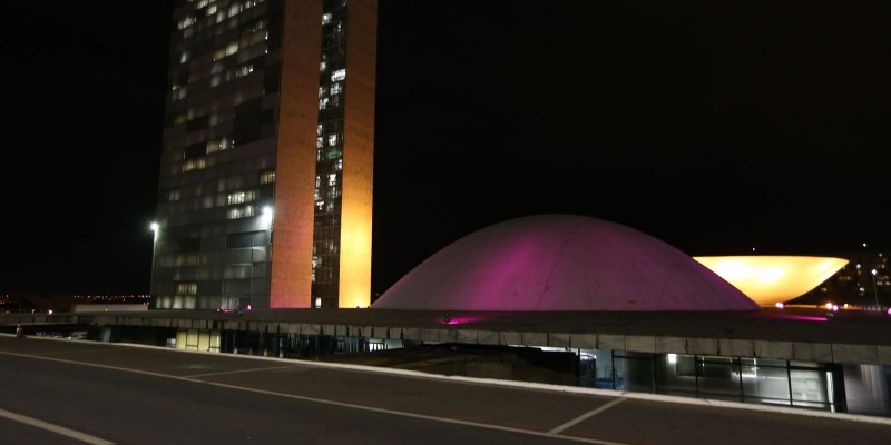 Senado adia votação de PL que dá apoio ao setor cultural