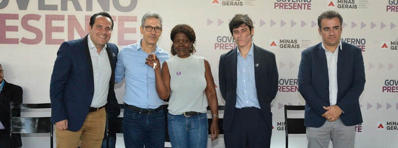 Governo de Minas entrega 48 apartamentos para famílias que moravam em áreas de inundação