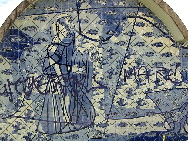 Igrejinha da Pampulha é pichada e painel de Portinari fica danificado