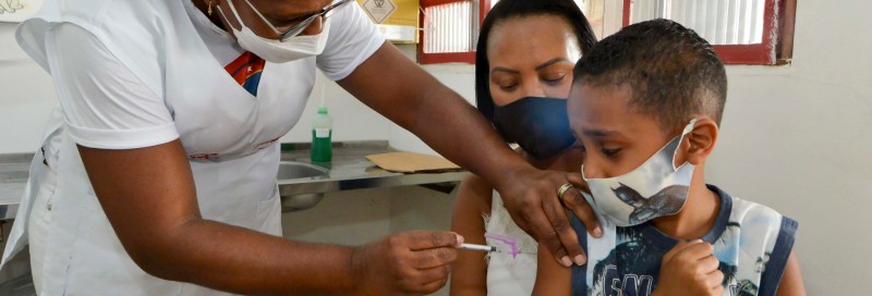 Minas não registra mortes por covid em 813 municípios na última semana