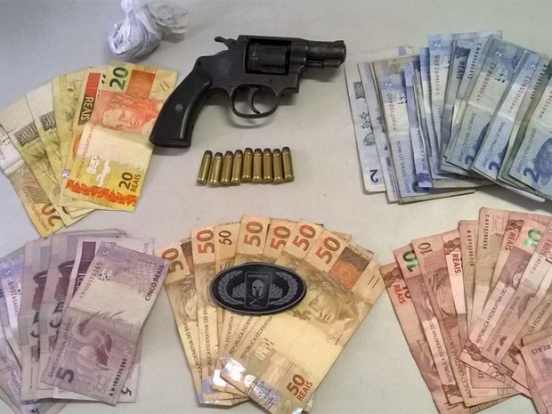 PM cumpre mandados em sedes de torcidas organizadas, na Grande BH