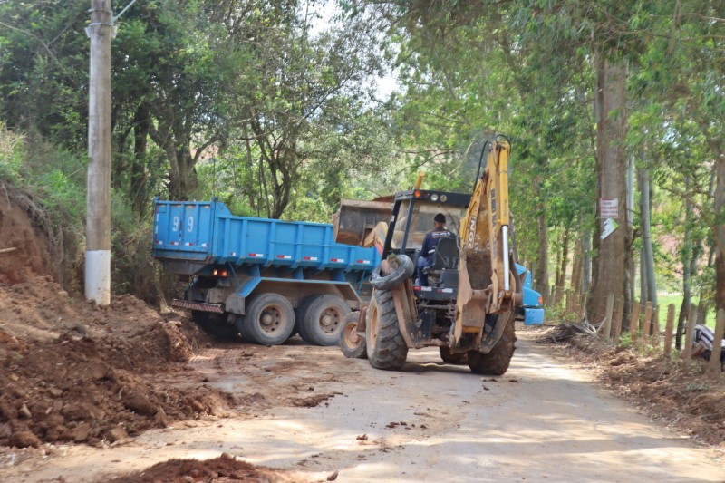 Pavimentação da MG-295, entre Cambuí e Consolação, é iniciada no Sul de Minas