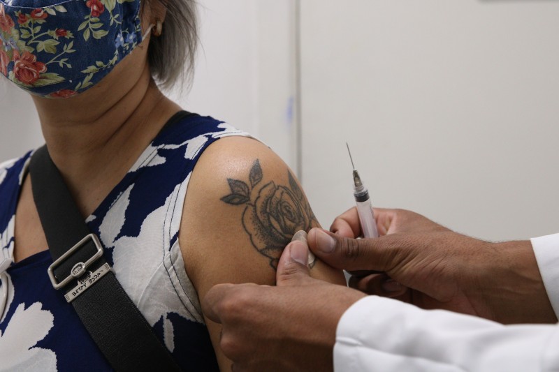 Brasil registra 4,9 mil casos confirmados de covid-19 em 24 horas