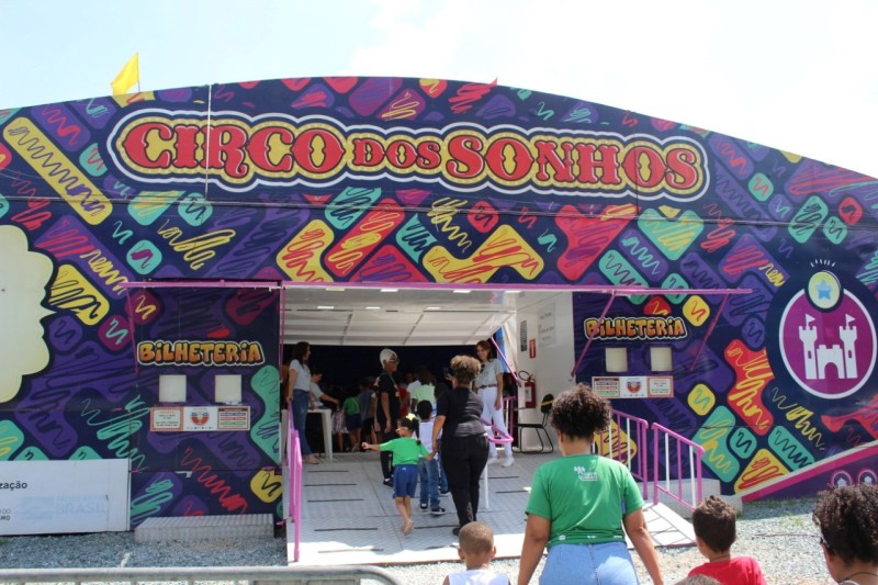 Servas leva crianças, adolescentes e idosos para show do Circo dos Sonhos