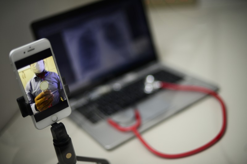 Telemedicina foi usada por um terço dos médicos de SP e MA na pandemia