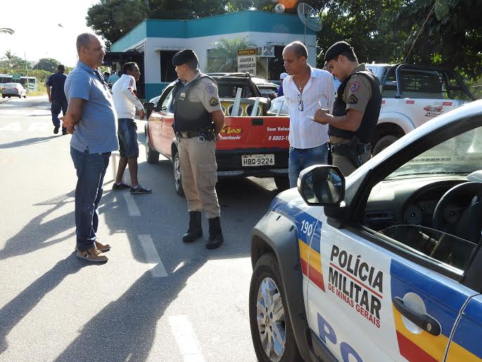 MANIFESTAÇÃO PELA PLR: VALE DESVIA ÔNIBUS E CHAMA A POLÍCIA PARA O METABASE