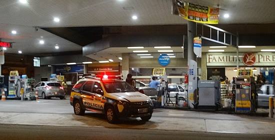  POSTO DE COMBUSTÍVEL PIRES É ASSALTADO POR BANDIDOS ARMADOS E DE MOTOCICLETA