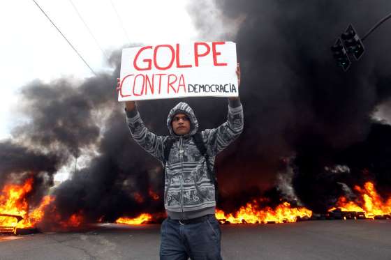 Contra o impeachment, movimentos fazem protestos em vários pontos pelo País