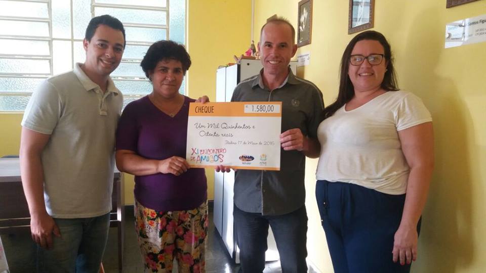 Ronaldo proprietario do Glutton Centro repassa parte da arrecadação à APAE