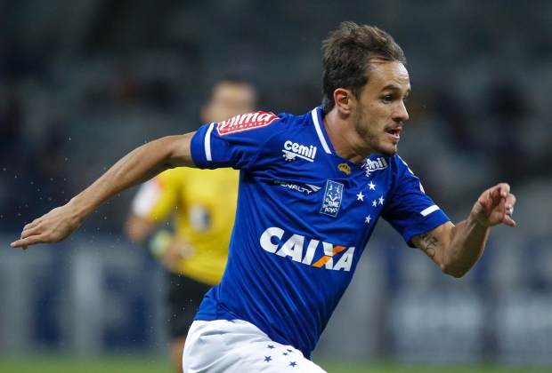 Após derrota, Lucas lamenta Cruzeiro em nível 'bem abaixo'