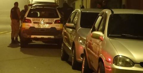 Jovens são assaltados saindo de festa na Avenida Mauro Ribeiro