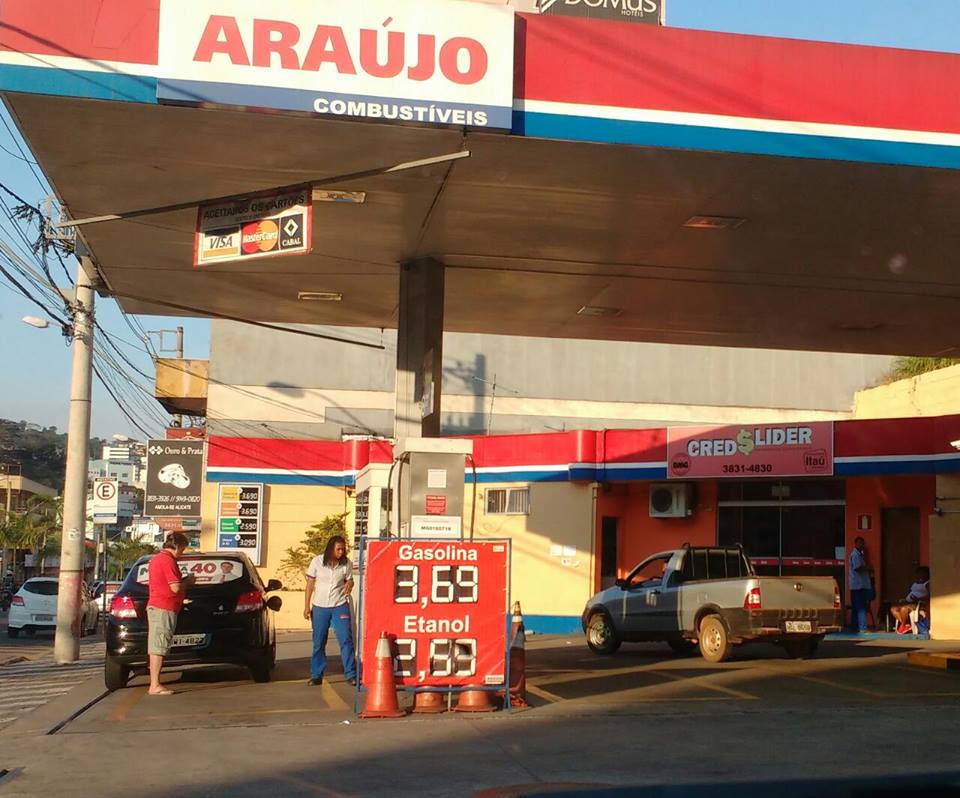Após boatos de protesto em rede sociais posto de gasolina abaixa o preço