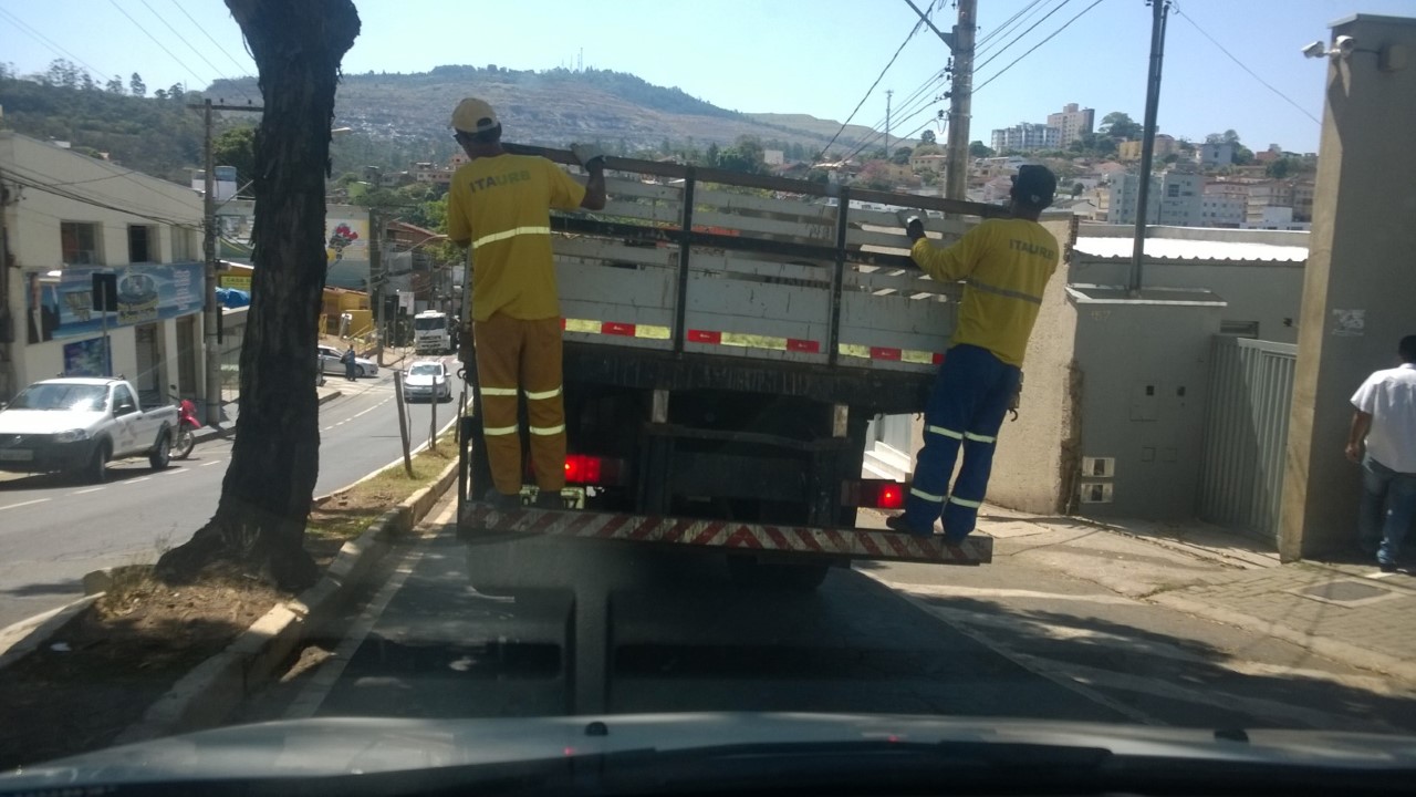 Funcionários da Itaurb não tem segurança em seus trabalhos