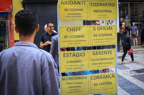 Brasil ganha 3 mi de desempregados em um ano, diz IBGE