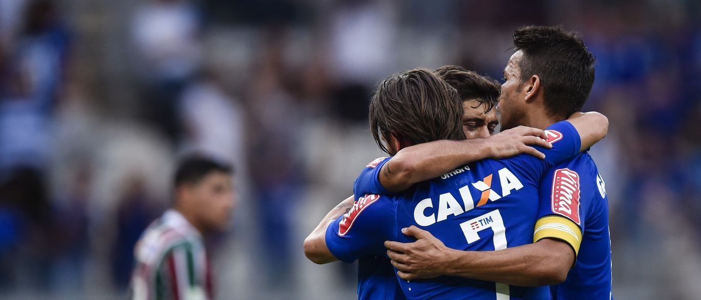 Cruzeiro vira sobre o Fluminense e se afasta do rebaixamento