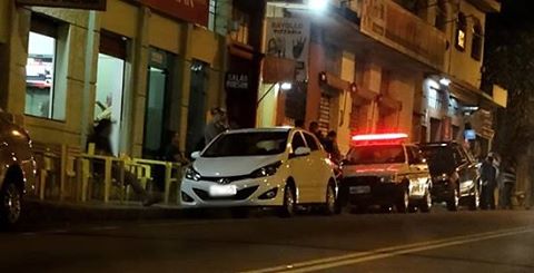 Jovem teve sua moto tomada de assalto no bairro Areão