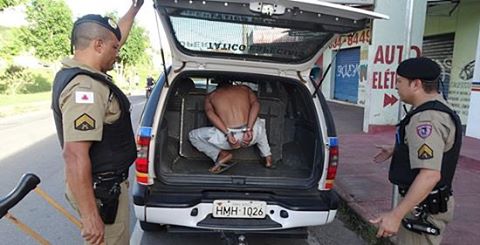 Morador da praça é novamente agredido